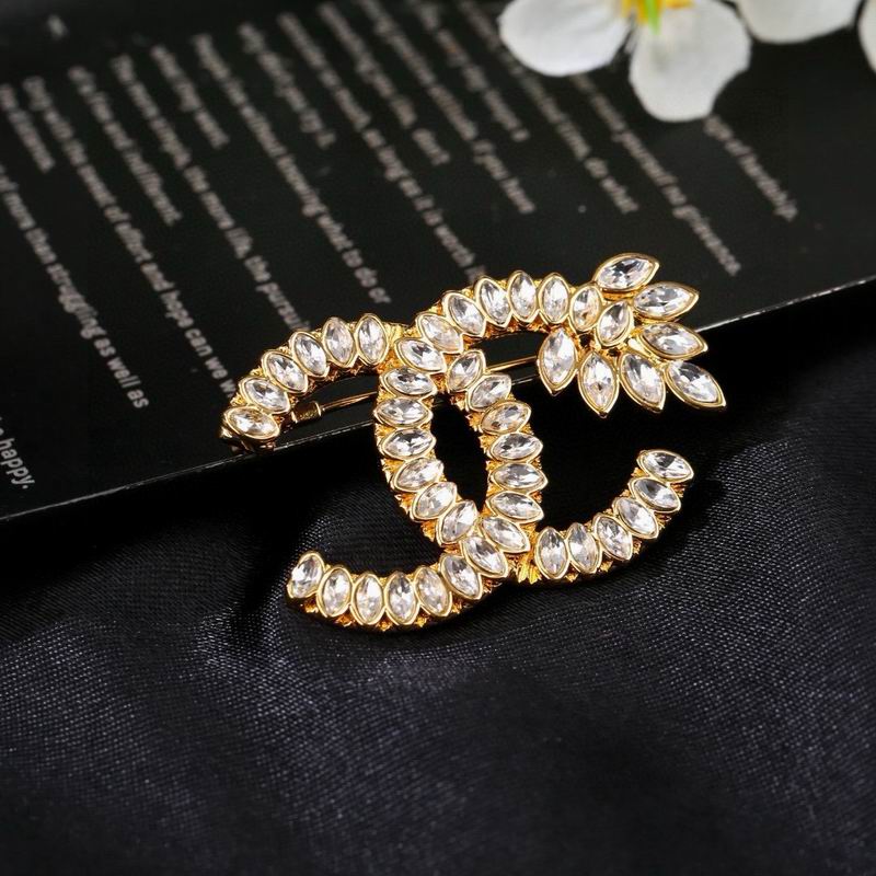 Chanel Brooch 04yxs144